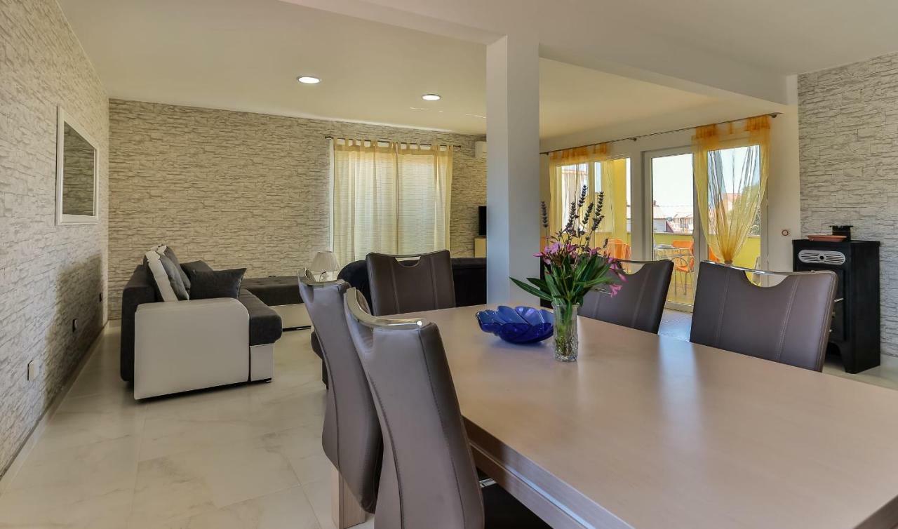 Apartments Dora Victoria Dream 梅杜林 外观 照片