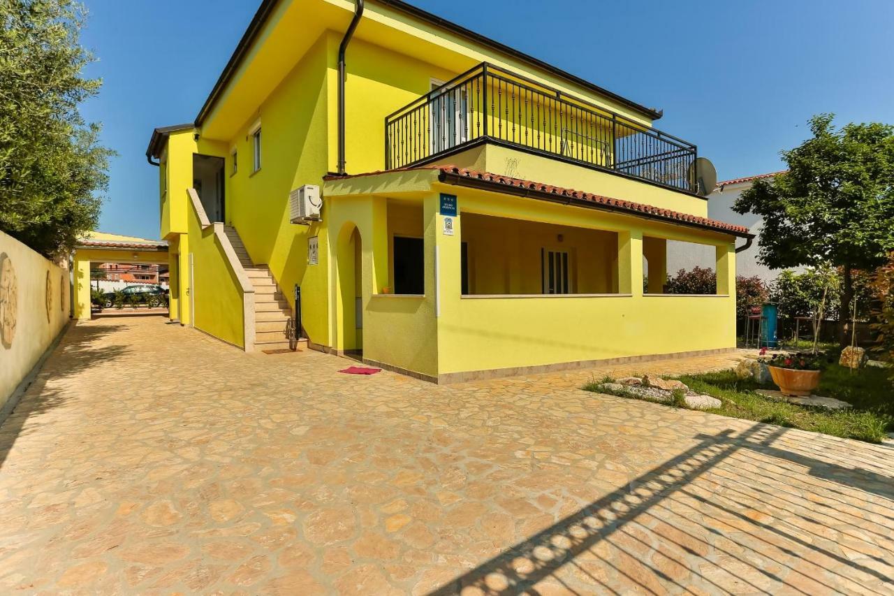 Apartments Dora Victoria Dream 梅杜林 外观 照片