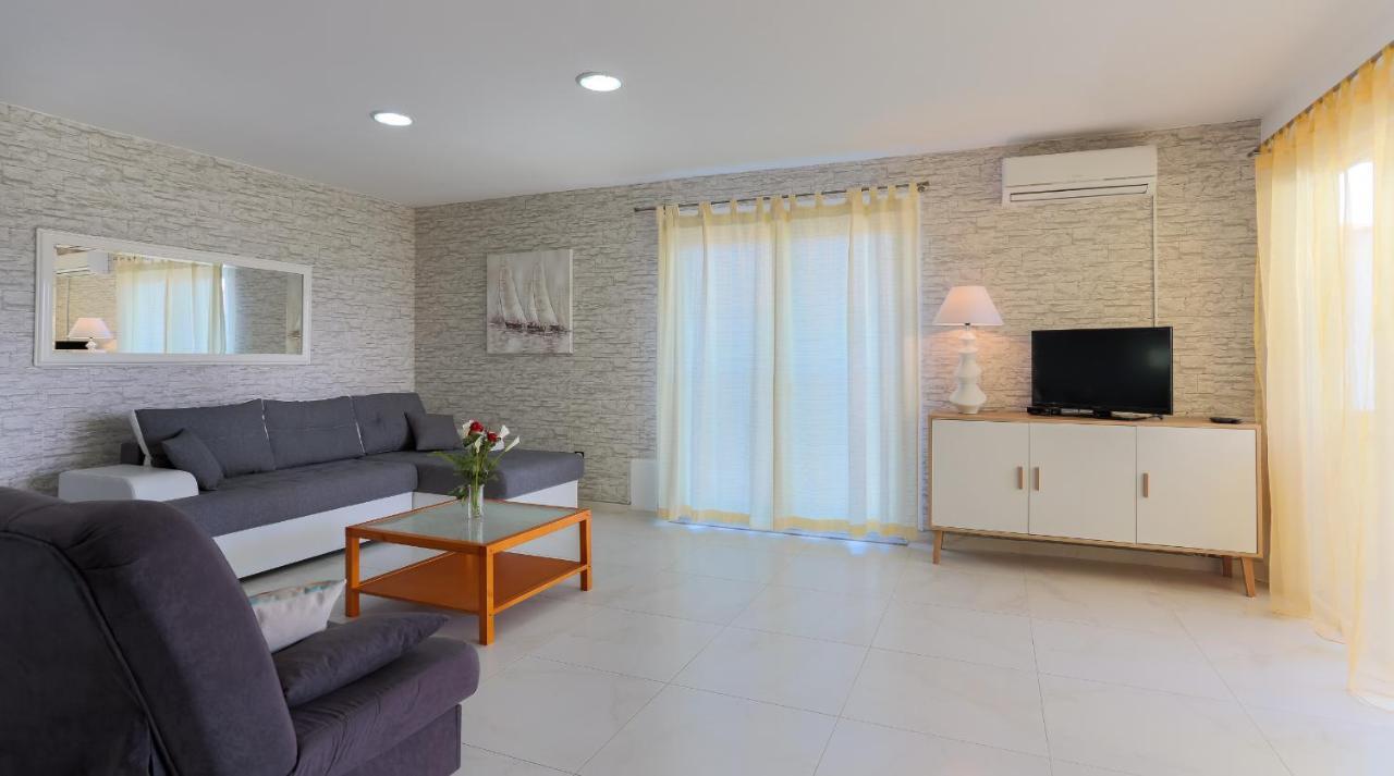 Apartments Dora Victoria Dream 梅杜林 外观 照片