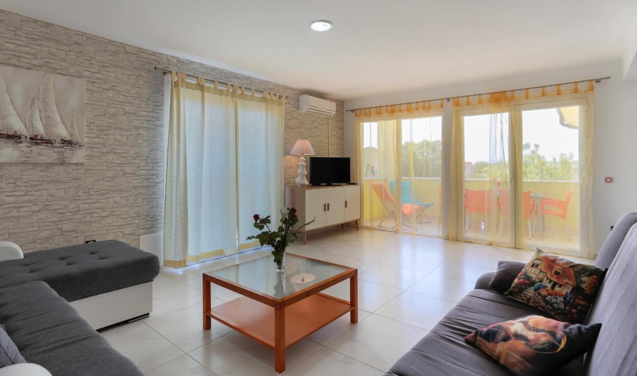 Apartments Dora Victoria Dream 梅杜林 外观 照片